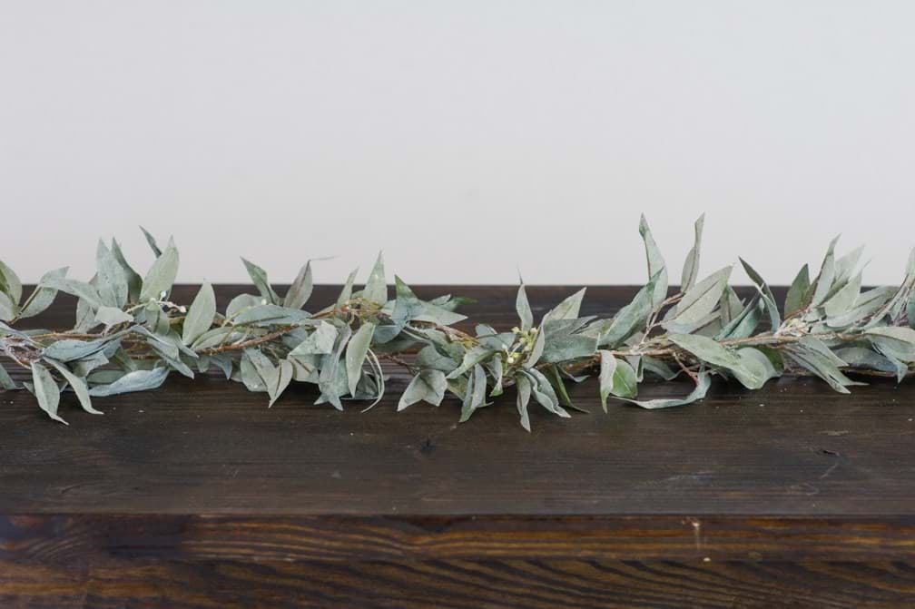 Picture of Frosted Leaf Garland